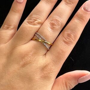 Stainless steel 2 toned criss cross ring (adjustable)